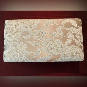 New designer gorgeous jewelry case in box